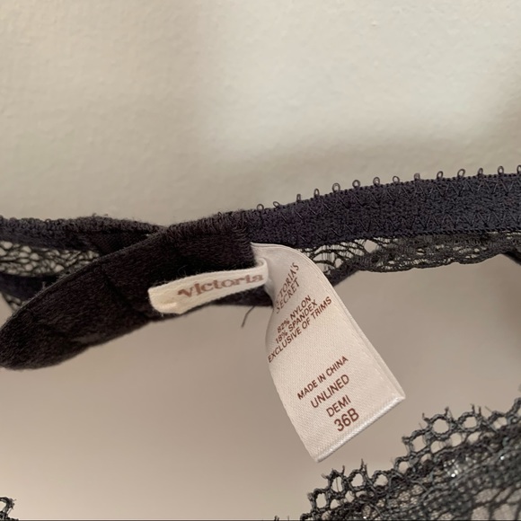 NWOT Victoria’s Secret Lace Unlined Demi Bra - Picture 2 of 2